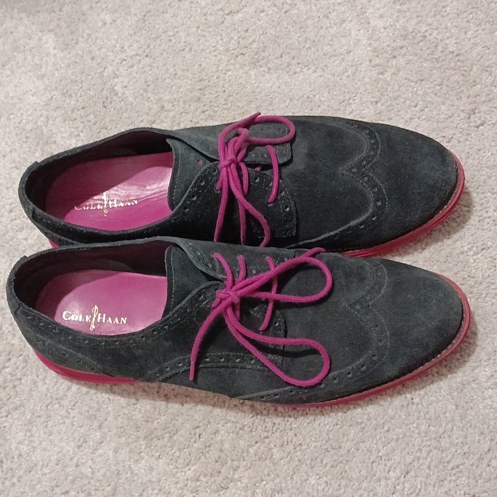 Women's Cole Haan Lunargrand size 11 black suede wingtips with pink accents